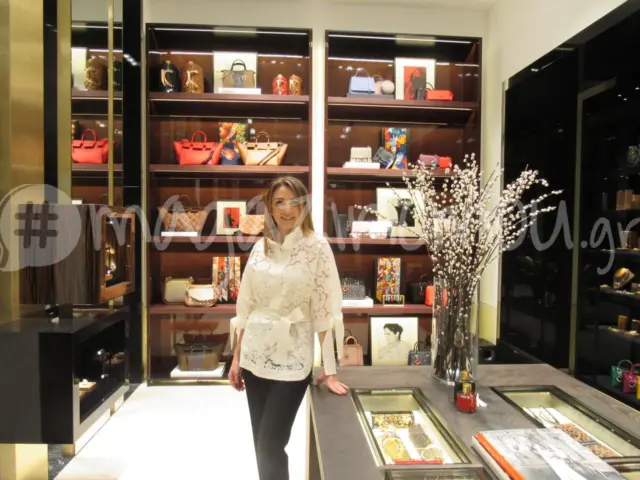 4361.Kristi_Tzortzaki_Antiprosopos_Carolina_Herrera