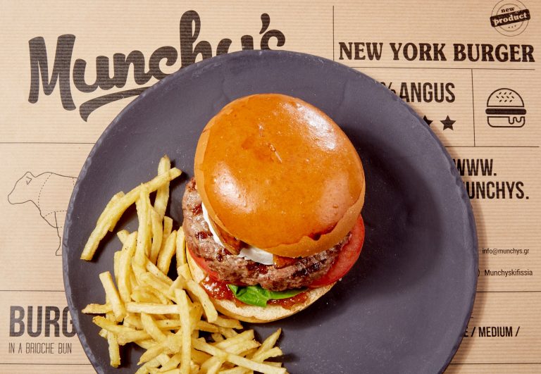 Οι burger lovers λατρεύουν τις premium επιλογές του Munchy’s