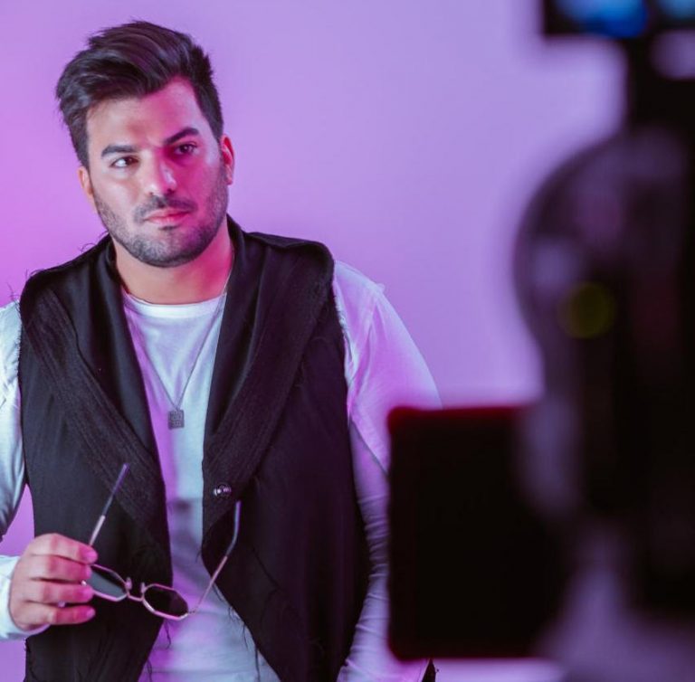 «Μόνο μια στιγμή» το νέο single του Danny Ntarlas
