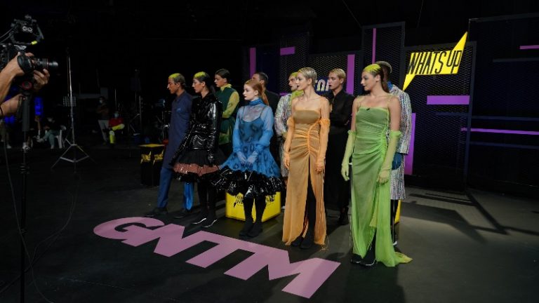 GNTM: Η νέα μέρα στο σπίτι του GNTM 3 ξεκινά μουδιασμένα και αμήχανα