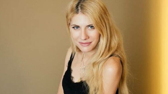 Photo-by-annamaria-psycharaki-SMILE-in-5