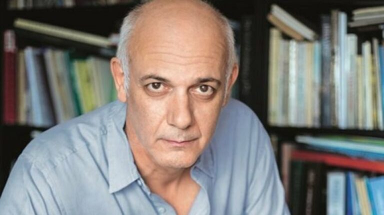 Όλη η αλήθεια για την επιστροφή του Γιώργου Κιμούλη στο θέατρο μετά και την σύλληψη του Πέτρου Φιλιππίδη