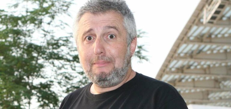 Στάθης Παναγιωτόπουλος: Τέλος από το Ράδιο Αρβύλα – Σάλος με την καταγγελία πρώην συντρόφου του
