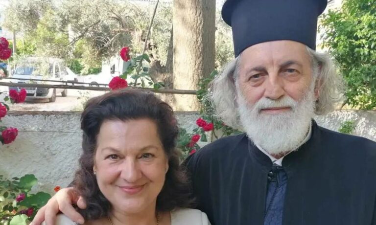 Σασμός: Έχετε δει την παπαδιά με μαγιό; Απίθανη!