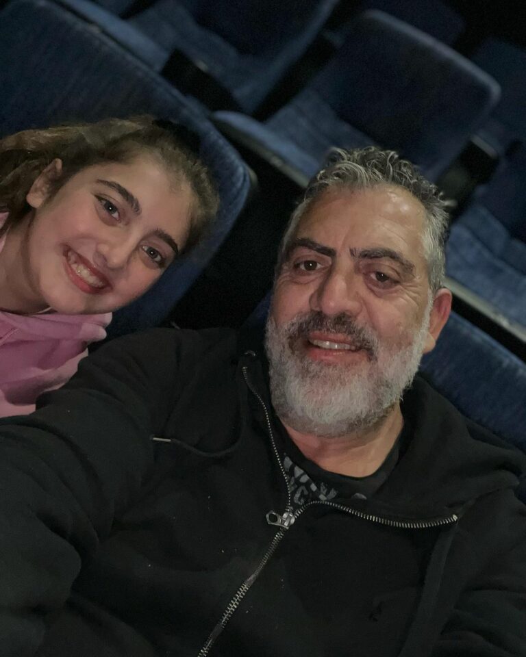 Η Γη της Ελιάς: Ο Κούλλης Νικολάου στο Λονδίνο με την κόρη του