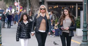 Δύσκολες ώρες για τα παιδιά της Ελένης Μενεγάκη