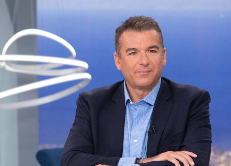 Τα καυτά φιλιά του Γιώργου Λιάγκα με την Μαρία Αντωνά