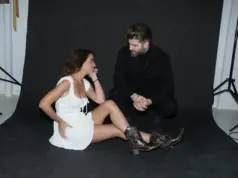 «Πού θα με πας»: Το νέο τραγούδι του Πάνου Μπλέτζα που σαρώνει στο διαδίκτυο – Η Έλλη Παπαγγελή στο video clip bletzas