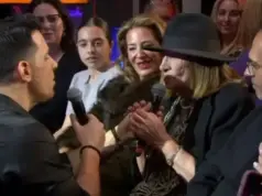 Θοδωρής Φέρρης: «Ωραία που τα λες, μα έλα που σε ξέρω» – Η συγκινητική στιγμή που τραγουδάει μαζί με τη μητέρα του ferris