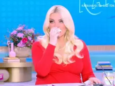 Καινούργιου: «Με συγχωρείτε που με βλέπετε έτσι» – Σταματά νωρίτερα από την εκπομπή της kenourgiou