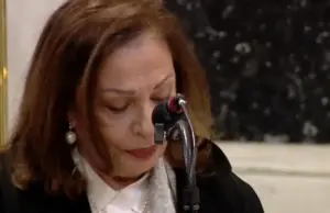 «Μαρινέλλα μου καπετάνισσα…» – Ο σπαρακτικός επικήδειος της Χαρούλας Αλεξίου xaris