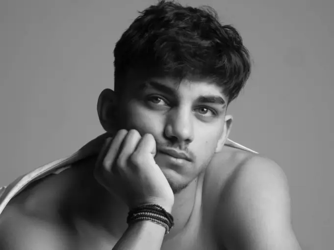 Δημήτρης Λιακόπουλος: Ο Έλληνας Ρομά που θα ενσαρκώσει τον θρυλικό πυγμάχο Ρουκέλι Δημήτρης Λιακόπουλος (2)