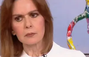 Κάτια Δανδουλάκη: «Δανείστηκα χρήματα από τους φτωχούς μου φίλους» katia