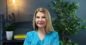 Βιομιμητικές vs Συνθετικές Ορμόνες: Ποια είναι πιο ασφαλής επιλογή στην εμμηνόπαυση; Όλη η αλήθεια που πρέπει να γνωρίζετε roboti