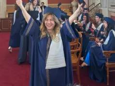 Δήμητρα Παπαδοπούλου: Πτυχιούχος στα 64 της – Το συγκινητικό μήνυμα: «Μπαμπά πήρα πτυχίο!» aaa566a8-dimipapadopoulouofficial177978307739054249313268689904145934205