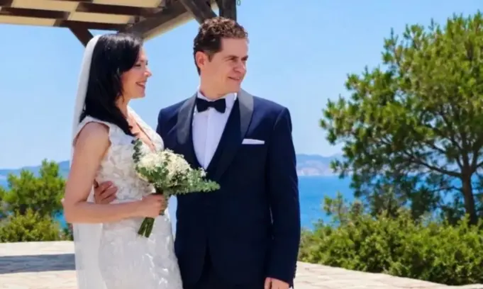 Μια νύχτα μόνο: Νύφη και γαμπρός Λάλος – Λαμπροπούλου στο τελευταίο επεισόδιο! Μια νύχτα μόνο τελευταίο επεισόδιο φινάλε Οδυσσέας Αρετή γάμος Mega Twitter Χ