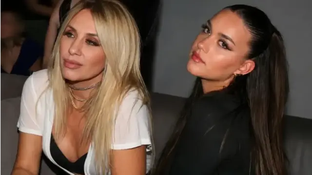 Βικτώρια Δέλλα Τραϊανός Δέλλας Γωγώ Μαστροκώστα Στάλω Ηλία Κύπρος σπουδές Ιατρική