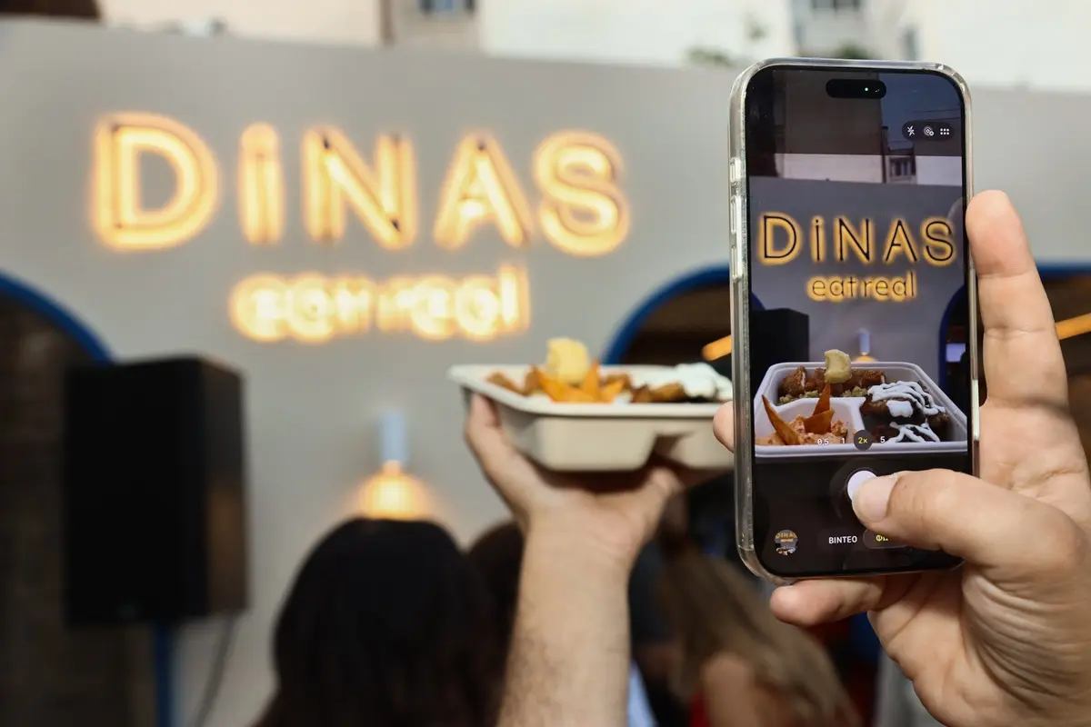 DINA'S EAT REAL (3)