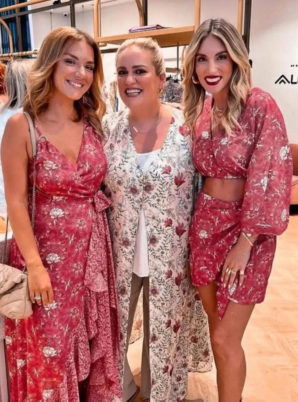 athina-oikonomakou-vaso-laskaraki-filia-1