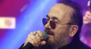 «Βγάλε τον έξω ρε τον μ@λ@κ@» – Έπεσε ξύλο σε εμφάνιση του Γονίδη Άγριος καβγάς ξέσπασε σε συναυλία του Σταμάτη Γονίδη. Δείτε την οργισμένη αντίδραση του τραγουδιστή στο μικρόφωνο και το βίντεο.