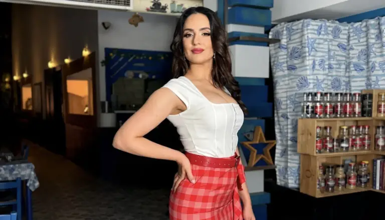 Η Ξένια Βέρρα ανεβάζει το ρυθμό του καλοκαιριού με το τραγούδι «Το Γλέντι Ξεκινάει»!
