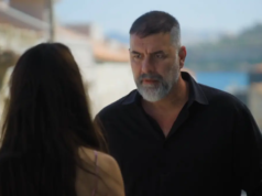 Δύο Μαύρα Πουκάμισα: Πρεμιέρα με διπλό επεισόδιο – Έρωτες, μυστικά και μια επικίνδυνη σύγκρουση Η νέα σειρά του MEGA «Δύο Μαύρα Πουκάμισα» κάνει πρεμιέρα απόψε στις 21:00 με διπλό επεισόδιο. Η υπόθεση και το καστ της σειράς.
