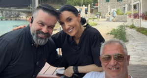 Ο Γιώργος Ντάβλας στην αγαπημένη του Κέρκυρα – Στο Toula’s Seaside davlas