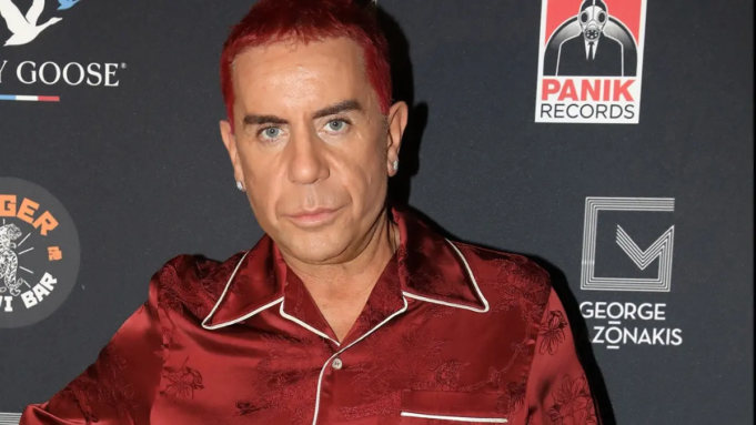 Τηλεοράσεις στα κελιά θέλουν οι γιατροί του Μαζωνάκη – Σε άσχημη ψυχολογική κατάσταση ο υπνοθεραπευτής Οι γιατροί που προφυλακίστηκαν για τον θάνατο του Γιώργου Μαζωνάκη ζητούν τηλεοράσεις στα κελιά. Τη Δευτέρα καταθέτει ο υπνοθεραπευτής.