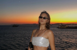 Βικτώρια Δέλλα: Οι εντυπωσιακές εμφανίσεις της στις καλοκαιρινές διακοπές Η Βικτώρια Δέλλα μοιράστηκε νέες φωτογραφίες από τις καλοκαιρινές διακοπές της, με διαφορετικά looks και εντυπωσιακές εμφανίσεις.