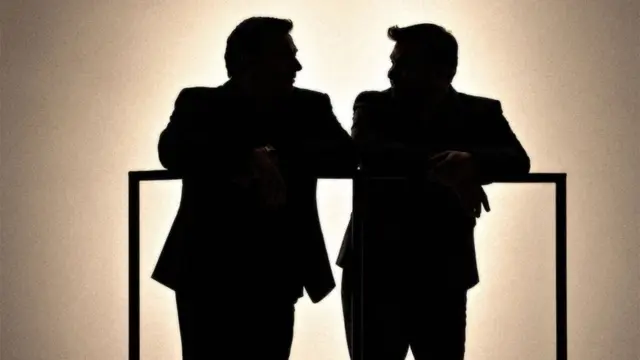Γιώργος Σαμπάνης – Νίκος Μακρόπουλος: Το συγκινητικό 360° video clip για τις «Χάρτινες Αγάπες»