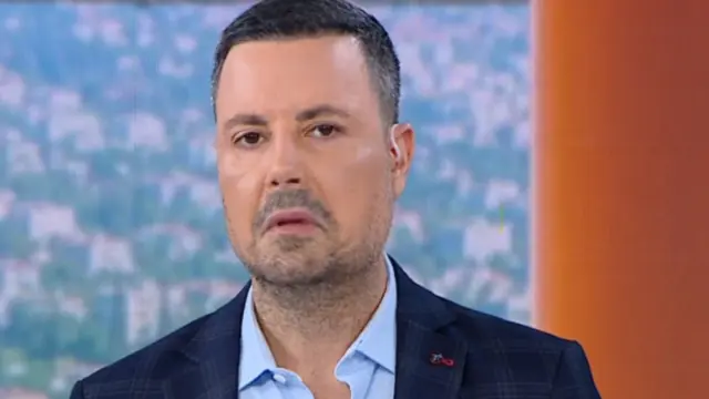 «Τι λες βρε υπάνθρωπε» – Έξαλλος ο Κουσουλός για τα επεισόδια στο μνήμα Μαζωνάκη «Τι λες βρε υπάνθρωπε» – Έξαλλος ο Κουσουλός για τα επεισόδια στο μνήμα Μαζωνάκη